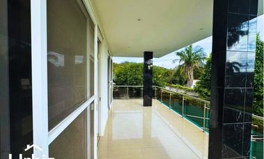 Casa Campestre y Casa de juegos en lote de 1770 m² en Verdesol, Melgar