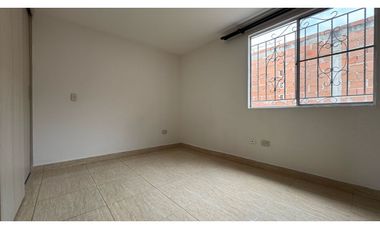 Casa de dos pisos en venta - Barrio Paraíso de La Italia Palmira Valle