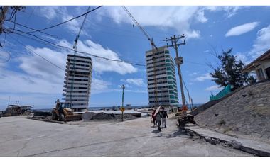 Se vende hermoso departamento con vista al mar Grand Bay Manta.
