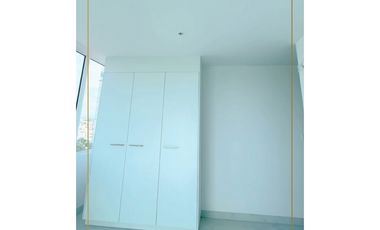 Se vende hermoso departamento con vista al mar Grand Bay Manta.