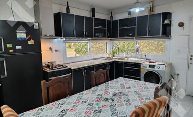 Se Alquila, Casa de 4 dormitorios, Barrio Los Cerezos I, Plottier
