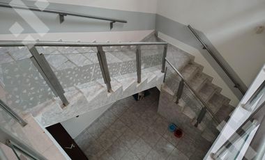 Se Alquila, Casa de 4 dormitorios, Barrio Los Cerezos I, Plottier