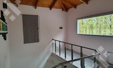 Se Alquila, Casa de 4 dormitorios, Barrio Los Cerezos I, Plottier