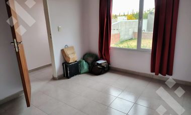 Se Alquila, Casa de 4 dormitorios, Barrio Los Cerezos I, Plottier