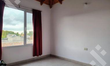 Se Alquila, Casa de 4 dormitorios, Barrio Los Cerezos I, Plottier