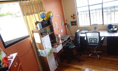 Casa con varios Departamentos de Venta sector Ferroviaria Media