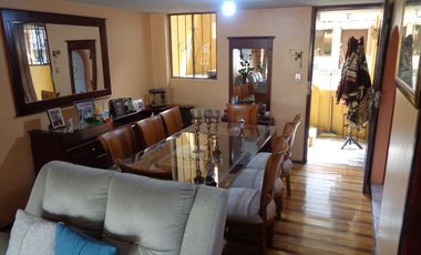 Casa con varios Departamentos de Venta sector Ferroviaria Media