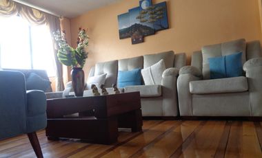 Casa con varios Departamentos de Venta sector Ferroviaria Media