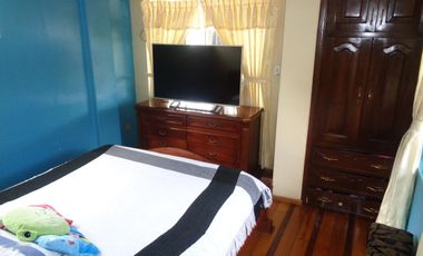 Casa con varios Departamentos de Venta sector Ferroviaria Media