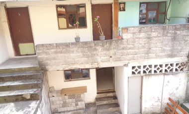 Casa con varios Departamentos de Venta sector Ferroviaria Media