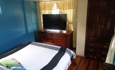 Casa con varios Departamentos de Venta sector Ferroviaria Media