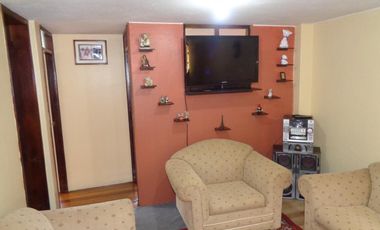 Casa con varios Departamentos de Venta sector Ferroviaria Media