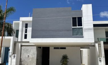 Casa en Renta en Campeche Privada Lomas de las flores 2