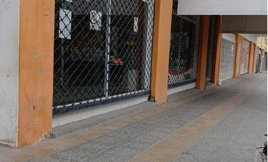 Local Comercial en calle Sarmiento al 100