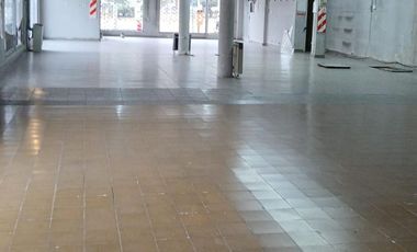 Local Comercial en calle Sarmiento al 100