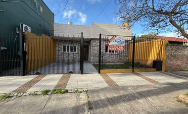 CASA 3 AMBIENTES ALQUILER EN Marco Avellaneda  2625 (REMEDIOS DE ESCALADA)