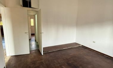 CASA 3 AMBIENTES ALQUILER EN Marco Avellaneda  2625 (REMEDIOS DE ESCALADA)