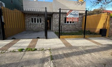 CASA 3 AMBIENTES ALQUILER EN Marco Avellaneda  2625 (REMEDIOS DE ESCALADA)