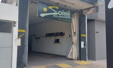 SALON CON DEPOSITO