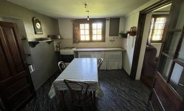 Casa  de campo- 3 dormitorios - Living- Cocina comedor- dependencias! imperdible! Sobre lote de 2500m2- Financiada!!