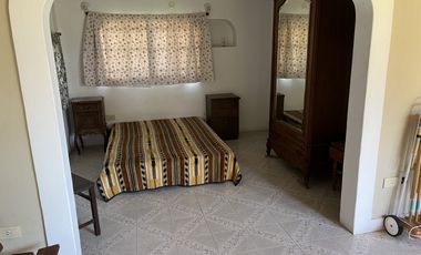 Casa  de campo- 3 dormitorios - Living- Cocina comedor- dependencias! imperdible! Sobre lote de 2500m2- Financiada!!