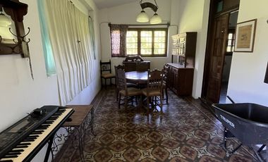 Casa  de campo- 3 dormitorios - Living- Cocina comedor- dependencias! imperdible! Sobre lote de 2500m2- Financiada!!