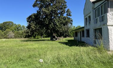 Casa  de campo- 3 dormitorios - Living- Cocina comedor- dependencias! imperdible! Sobre lote de 2500m2- Financiada!!