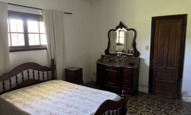 Casa  de campo- 3 dormitorios - Living- Cocina comedor- dependencias! imperdible! Sobre lote de 2500m2- Financiada!!