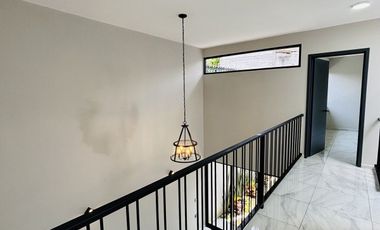 Casa en venta con acabados residenciales, habitación en planta baja y jardín