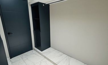 Casa en venta con acabados residenciales, habitación en planta baja y jardín