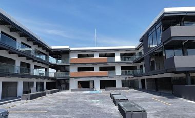 Local comercial en Renta a estrenar