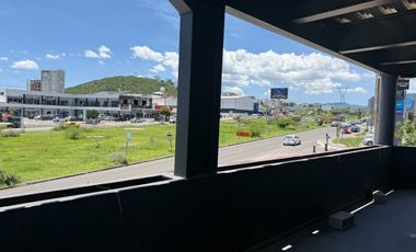 Local comercial en Renta a estrenar