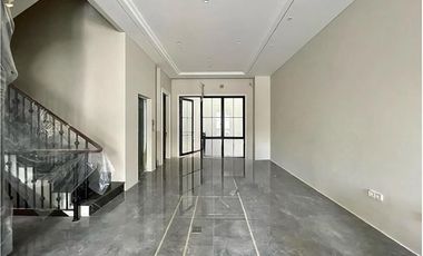 Rumah Mewah 3.5 Lantai Di Permata Buana Jakarta Barat Bonus Lift