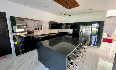 Casa en  venta en fraccionamiento Lomas de Cocoyoc, Morelos