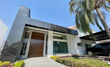 Casa en  venta en fraccionamiento Lomas de Cocoyoc, Morelos