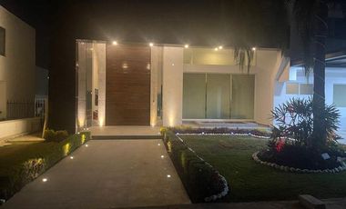 Casa en  venta en fraccionamiento Lomas de Cocoyoc, Morelos