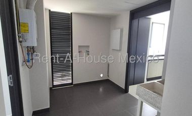 Departamento en renta en Bosque Real Huixquilucan 26-140 JAS