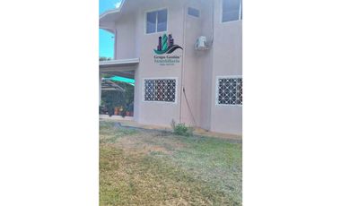 VENDO CASA CON TERRENO DE 1HECTAREA FRENTE A LA INTERAMERICANA