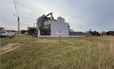 Lote en La Caleta. Calle Asfaltada. 448 m². 46.500 USD