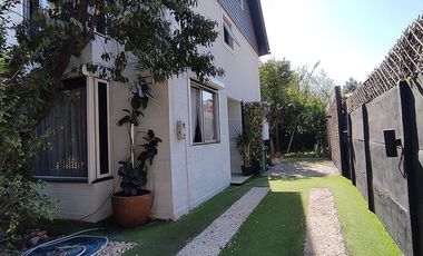 Espaciosa y Segura Casa en Quilicura:
