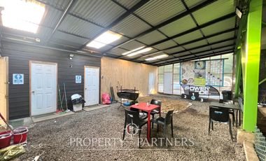 Gran galpón bodega a orilla de carretera