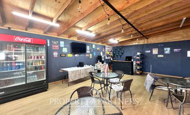 Gran galpón bodega a orilla de carretera