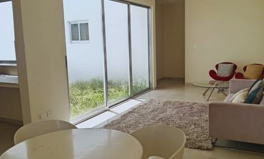 Departamento Loft 2 Recámaras con Jardín Interior en Fraccionamiento Privado – E