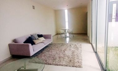 Departamento Loft 2 Recámaras con Jardín Interior en Fraccionamiento Privado – E