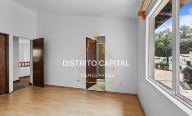 Casa con chimenea en renta en Lomas de Tecamachalco, Estado de México