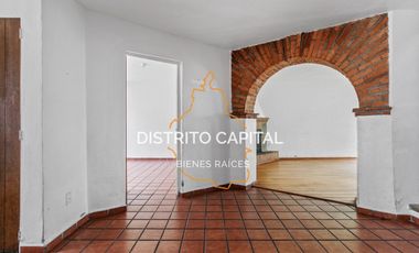 Casa con chimenea en renta en Lomas de Tecamachalco, Estado de México