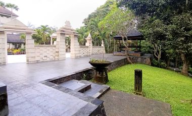 Villa View Hutan dan Sungai di Nyambu Tabanan