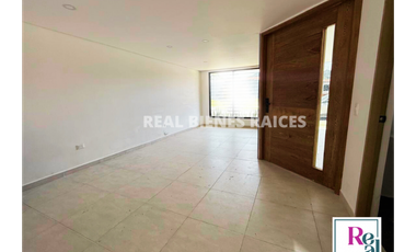 Se vende hermosa casa unifamiliar medianera en unidad abierta