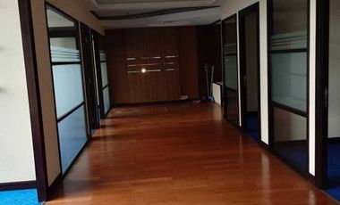 Sewa Kantor 221 m2 di Graha Pratama Pancoran, Sdh Partisi, Hrg Nego