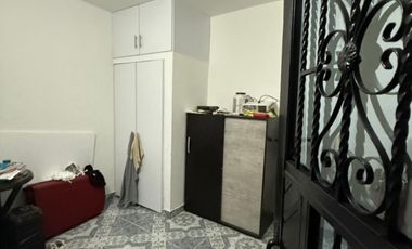 Venta Casa En Yumbo, (Valle). Barrio Bolivar. Primer Piso Dos Locales, Y Dos Apartamentos Completos.sector Comercial.